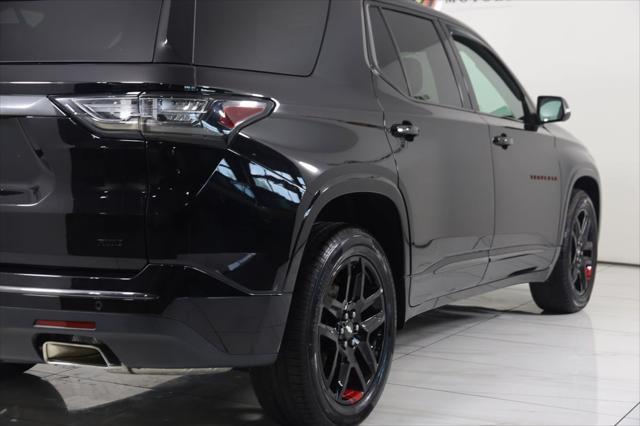 Photo of 2021 Mosaic Black Metallic Chevrolet Traverse