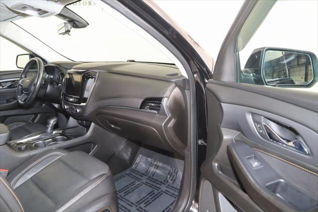 Photo of 2021 Mosaic Black Metallic Chevrolet Traverse