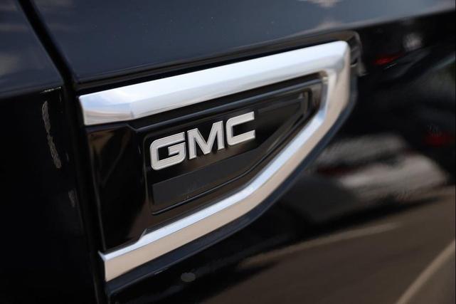 Photo of 2023 Onyx Black GMC Yukon
