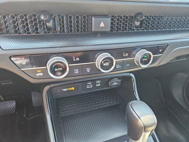 Photo of 2023 Platinum White Pearl Honda CR-V Hybrid