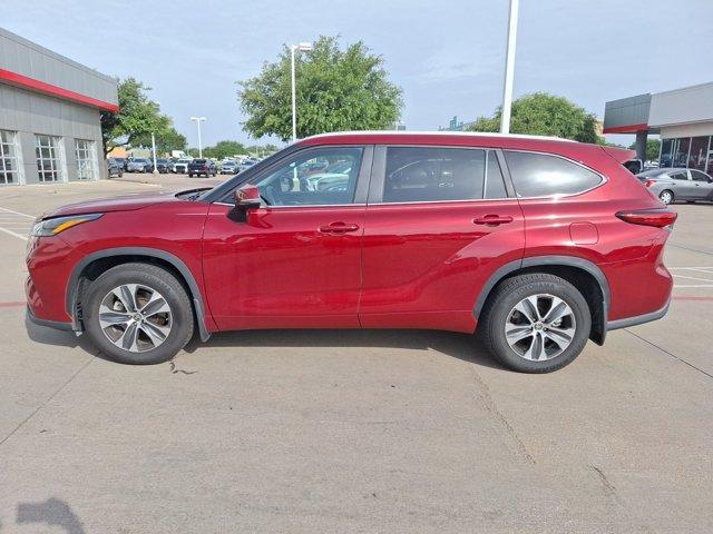 Photo of 2023 Ruby Flare Pearl Toyota Highlander