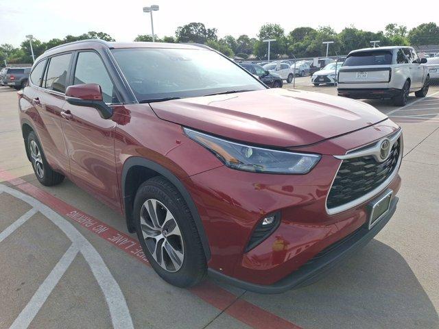 Photo of 2023 Ruby Flare Pearl Toyota Highlander