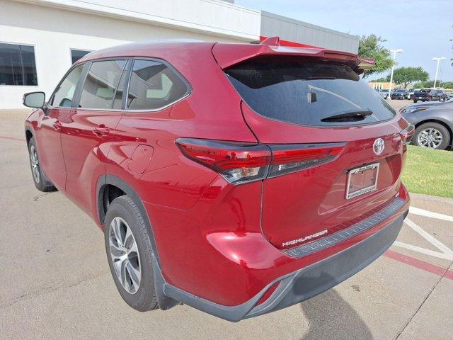 Photo of 2023 Ruby Flare Pearl Toyota Highlander