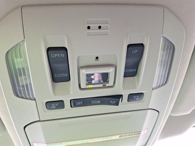 Photo of 2023 Celestial Silver Metallic Toyota Highlander