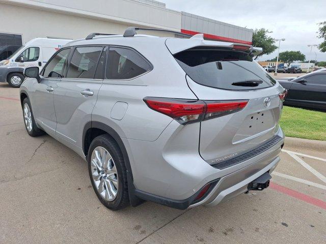 Photo of 2023 Celestial Silver Metallic Toyota Highlander