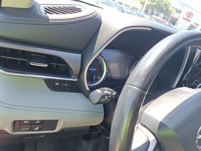 Photo of 2022 Ruby Flare Pearl Toyota Highlander Hybrid