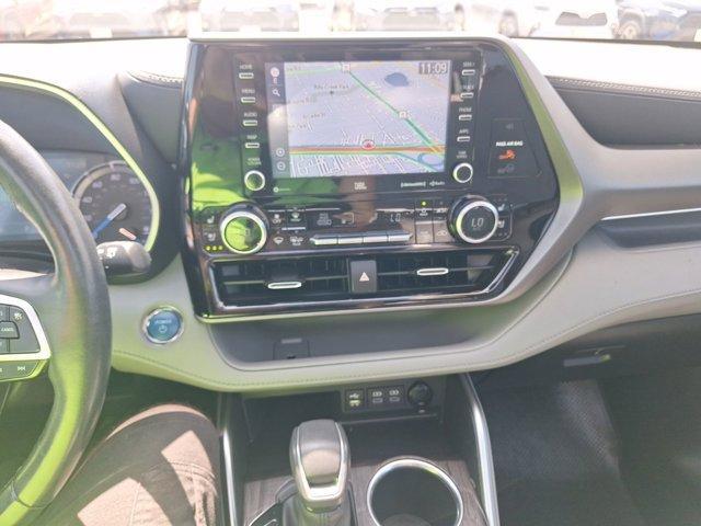 Photo of 2022 Ruby Flare Pearl Toyota Highlander Hybrid