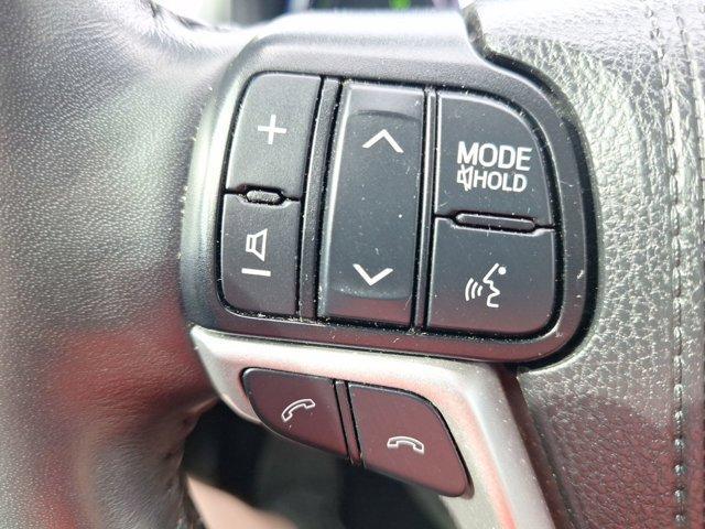 Photo of 2019 Celestial Silver Metallic Toyota Highlander Hybrid
