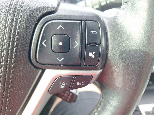 Photo of 2019 Celestial Silver Metallic Toyota Highlander Hybrid
