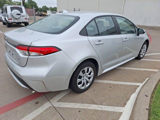 Photo of 2022 Classic Silver Metallic Toyota Corolla