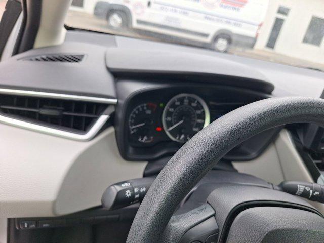 Photo of 2022 Classic Silver Metallic Toyota Corolla