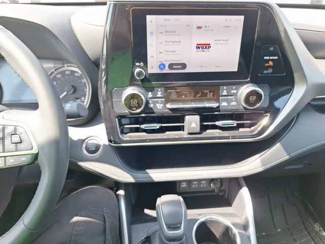 Photo of 2024 Black Toyota Highlander