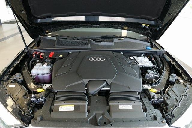 Photo of 2025 Mythos Black Metallic Audi Q7