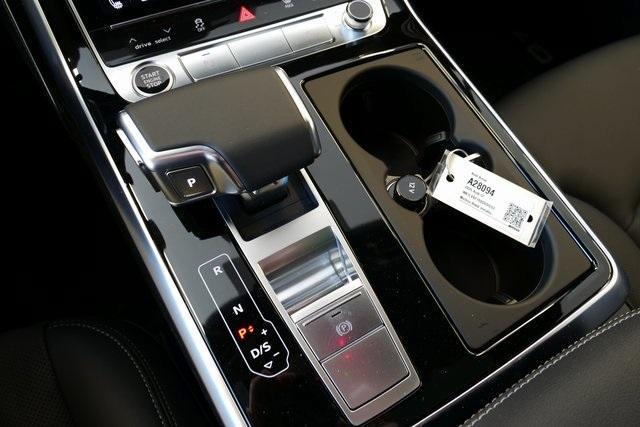 Photo of 2025 Mythos Black Metallic Audi Q7