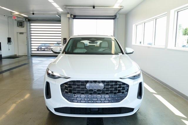 Photo of 2025 Glacier White Metallic Audi Q5
