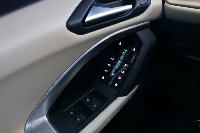 Photo of 2025 Glacier White Metallic Audi Q5