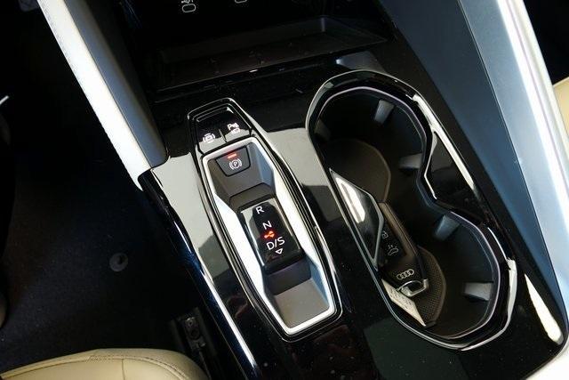 Photo of 2025 Glacier White Metallic Audi Q5