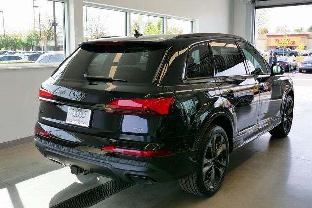 Photo of 2025 Mythos Black Metallic Audi Q7