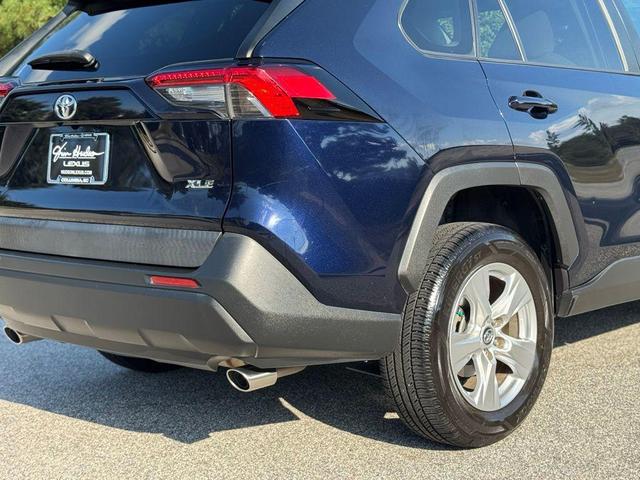 Photo of 2020 Blue Toyota RAV4