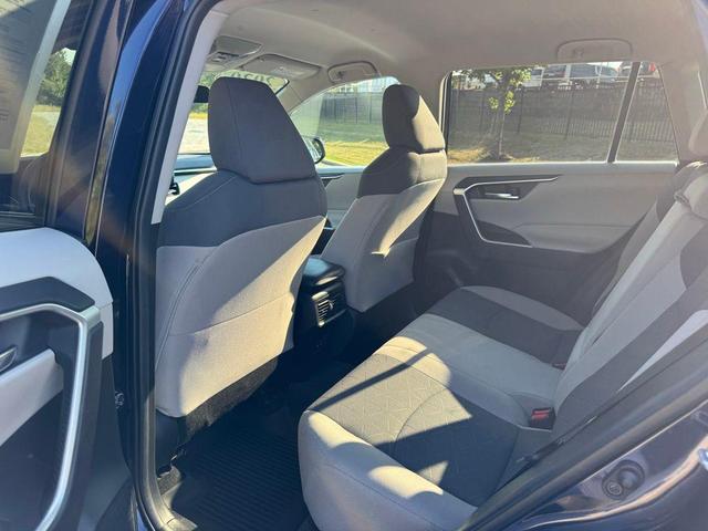 Photo of 2020 Blue Toyota RAV4