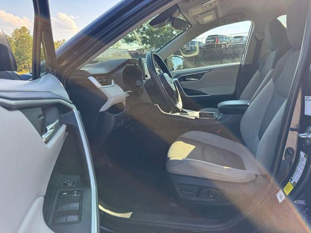 Photo of 2020 Blue Toyota RAV4