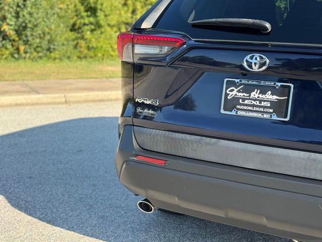 Photo of 2020 Blue Toyota RAV4