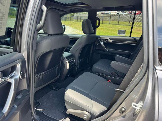 Photo of 2022 Gray Lexus GX 460