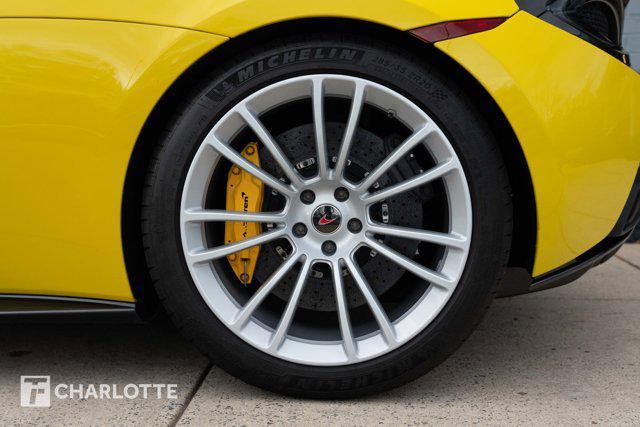 Photo of 2018 Silician Yellow McLaren 570S