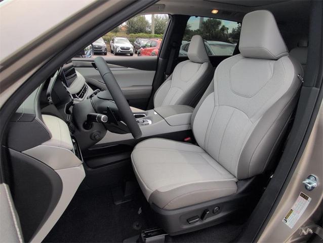 Photo of 2026 Titanium INFINITI QX60