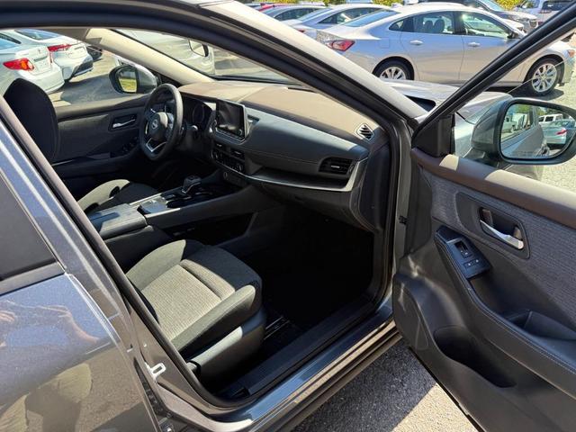 Photo of 2023 Grey Nissan Rogue