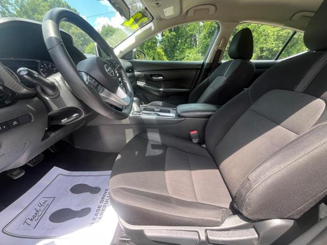 Photo of 2022 Grey Nissan Sentra