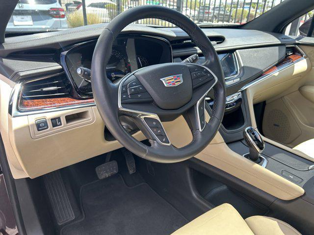 Photo of 2017 Deep Amethyst Metallic Cadillac XT5