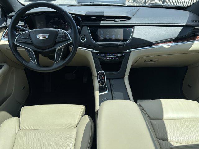 Photo of 2017 Deep Amethyst Metallic Cadillac XT5
