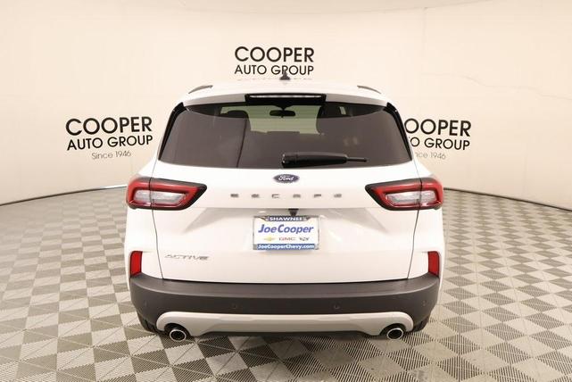 Photo of 2024 Oxford White Ford Escape