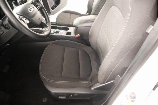 Photo of 2024 Oxford White Ford Escape