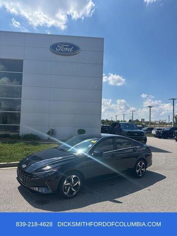 Photo of 2023 Onyx Black Hyundai ELANTRA HEV