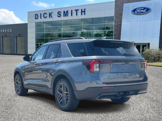 Photo of 2025 Carbonized Gray Metallic Ford Explorer