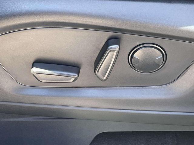 Photo of 2025 Carbonized Gray Metallic Ford Explorer
