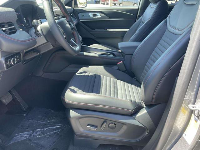 Photo of 2025 Carbonized Gray Metallic Ford Explorer