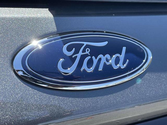 Photo of 2025 Carbonized Gray Metallic Ford Explorer