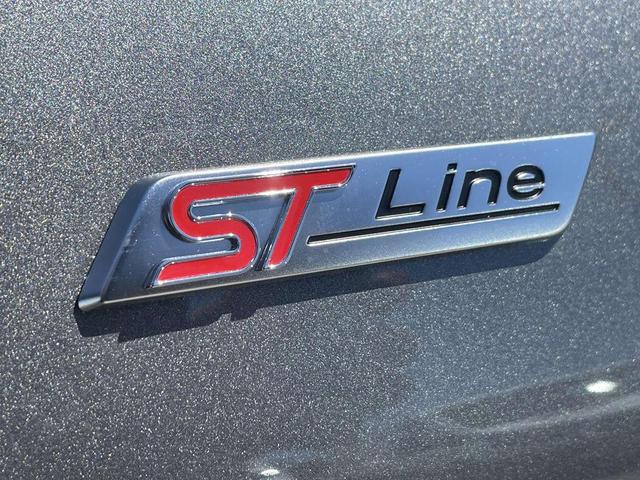 Photo of 2025 Carbonized Gray Metallic Ford Explorer