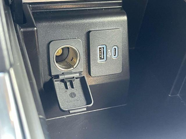 Photo of 2022 Carbonized Gray Metallic Ford Explorer