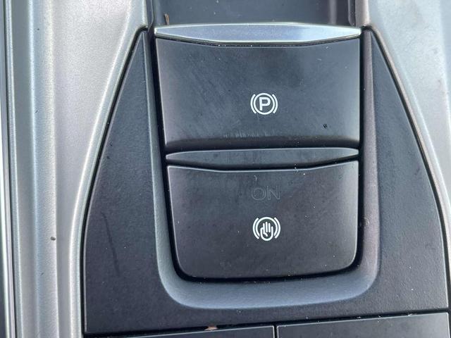 Photo of 2022 Carbonized Gray Metallic Ford Explorer