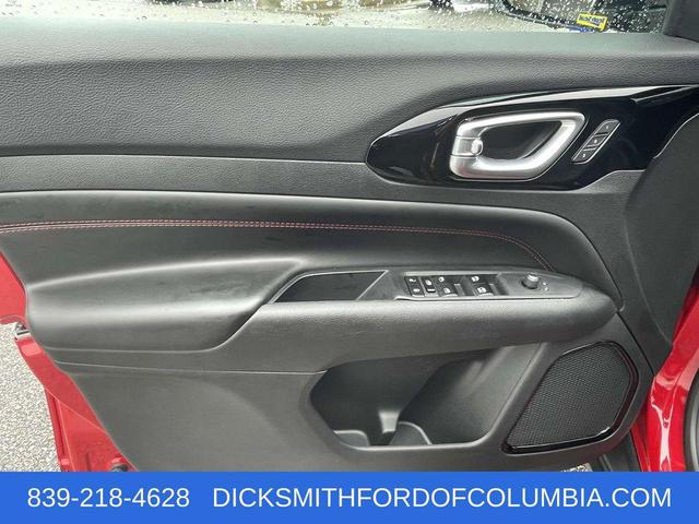 Photo of 2023 Redline Pearlcoat Jeep Compass