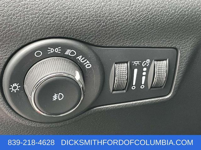 Photo of 2023 Redline Pearlcoat Jeep Compass