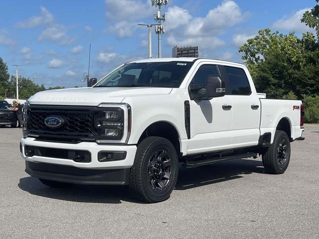 Photo of 2025 Oxford White Ford F-350