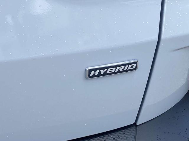 Photo of 2025 Space Silver Metallic Ford Escape