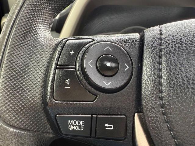 Photo of 2015 Super White Toyota RAV4