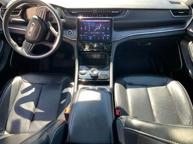 Photo of 2022 Bright White Clearcoat Jeep Grand Cherokee L