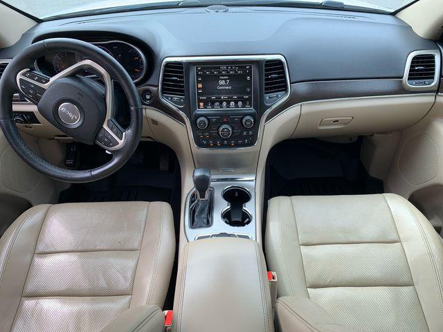 Photo of 2017 Bright White Clearcoat Jeep Grand Cherokee